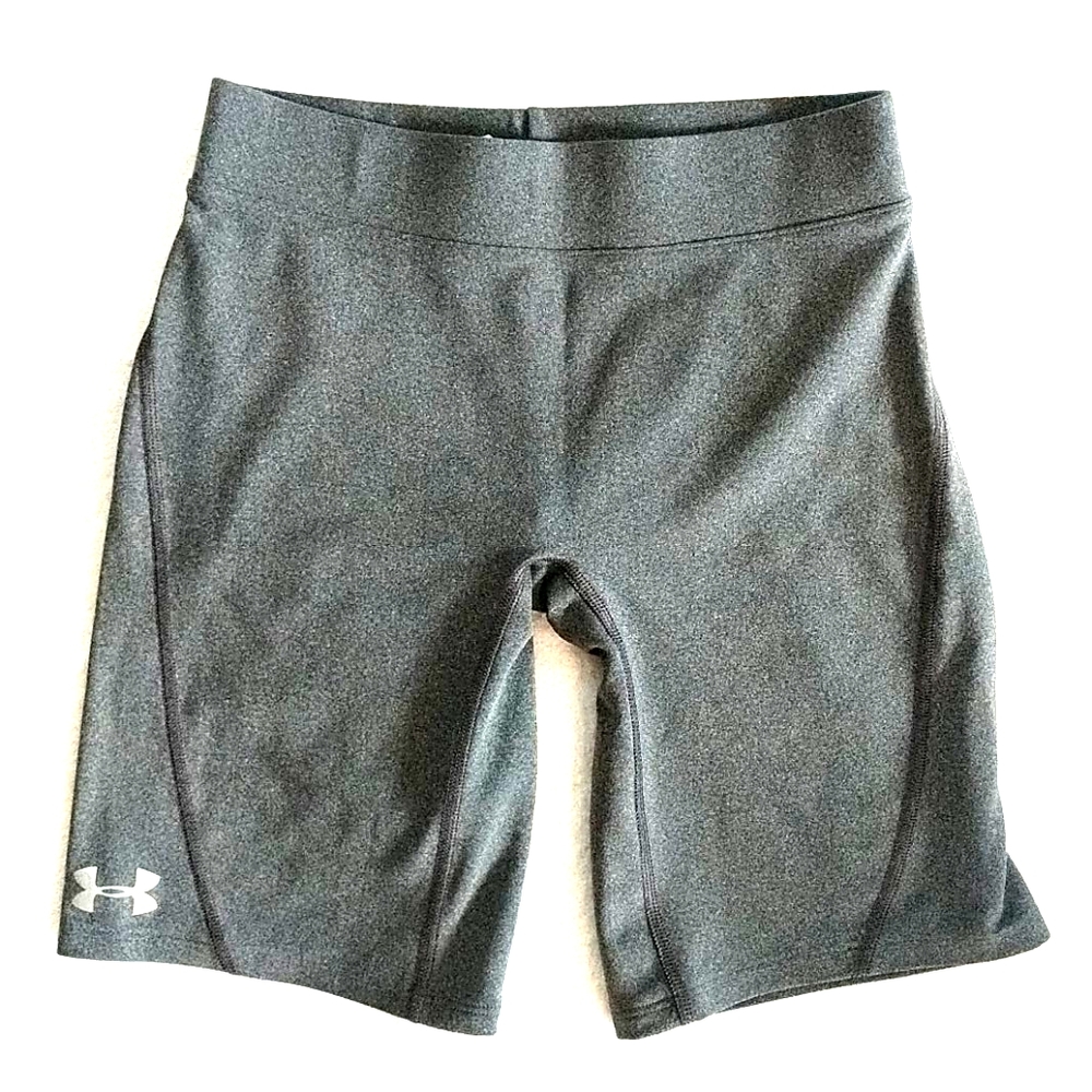 Like new under armour spandex shorts